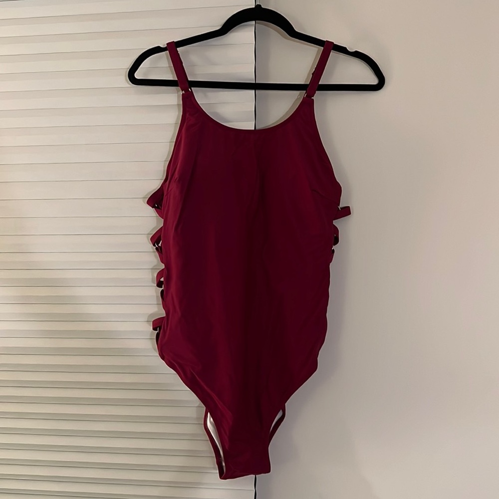 Women’s one piece bathing suit
